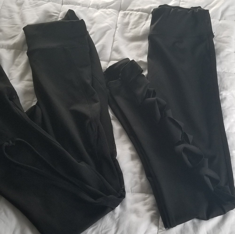 2 pairs of black leggings